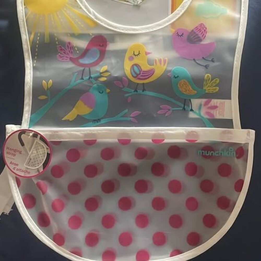 Munchkin To-Go Bib